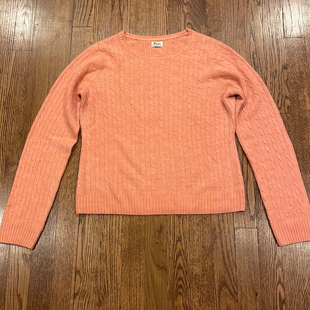 GH Bass & Co cable knit Sweater peach colored size medium/large